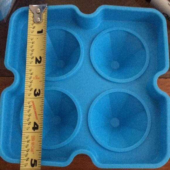Bundle Sale 3 for $15 | Dr. Hetzner 4-Pack Diamond Shape Ice Cube Trays - Picture 11 of 14